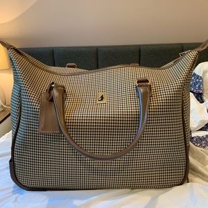 London Fog Wheeled Club Bag